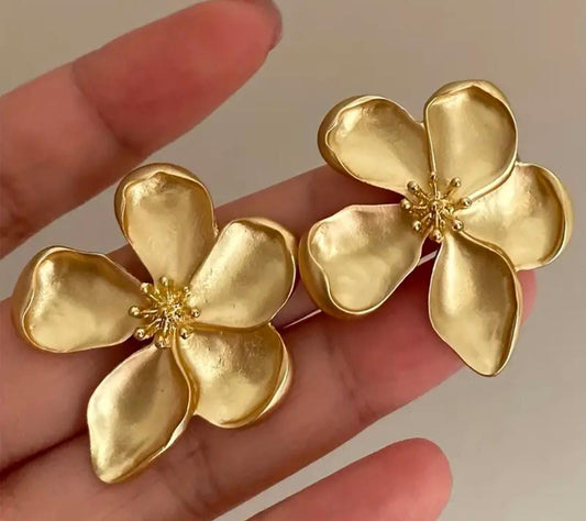 Flower Design Light-weight Stud for Women